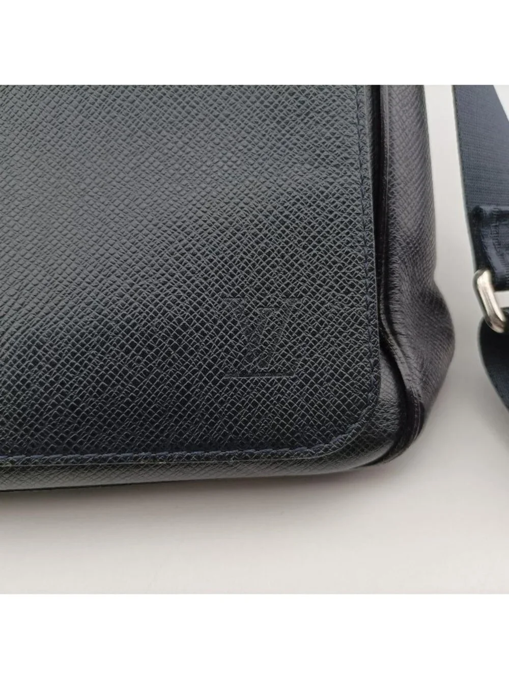 Louis Vuitton Andrey Ardoise Taiga Shoulder